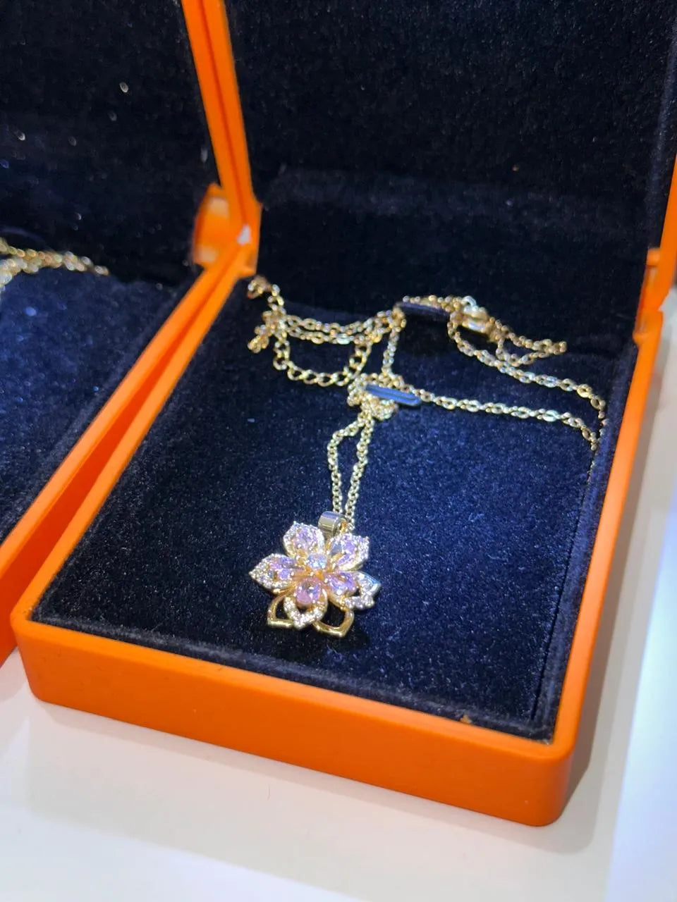 🎁 Gift Box with Light 💡